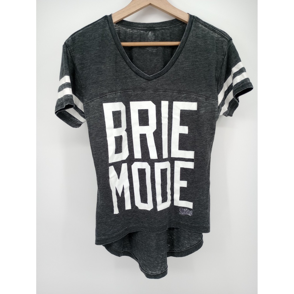 WWE Brie Mode T-Shirt Womens Medium Gray Graphic V-Neck High Low